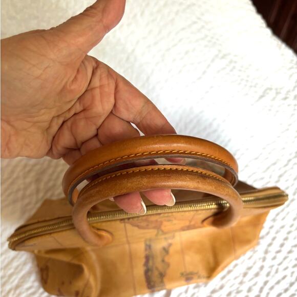 Alviero Martini Map Print Tan Handbag - Picture 9 of 9